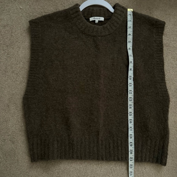 Madewell Bouclé sweater vest in hthr brownstone color size M - Picture 9 of 12